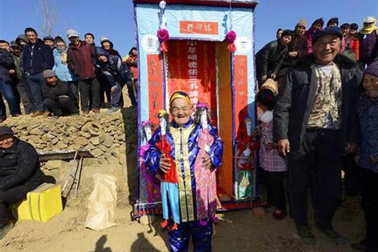 梦见死人出殡大哭暗示什么？