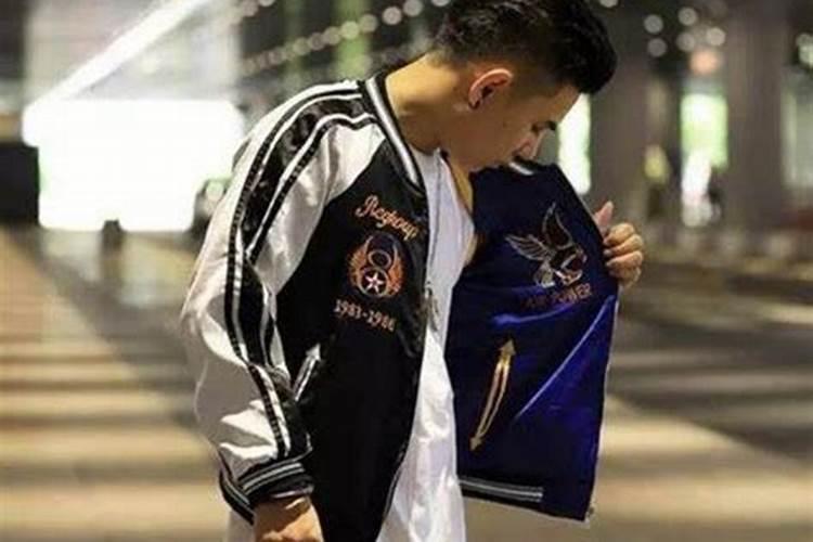 梦见女生穿男士衣服的预兆