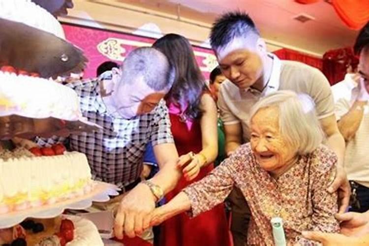 81年鸡哪年转大运 81年属鸡人2025年走大运？