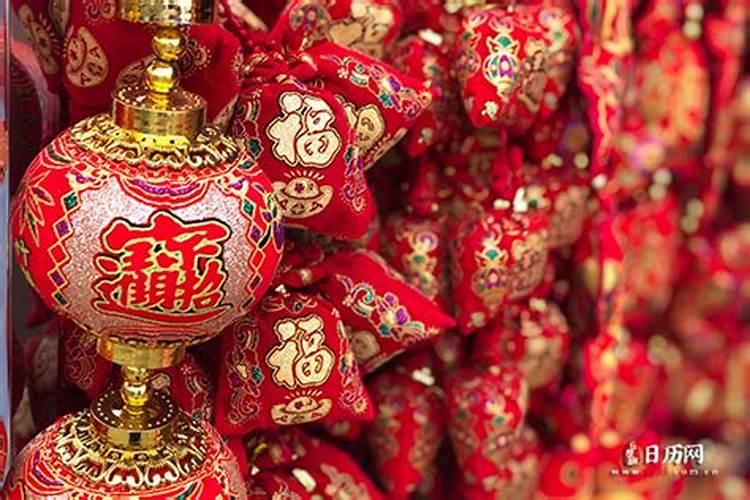 香港的春节习俗是怎么样的？跟大陆一样吗？