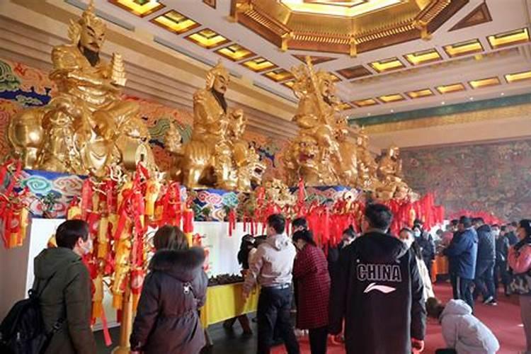 命理师说我八字格局为中等而且是正印格,请问以后会多有钱,什么级别？