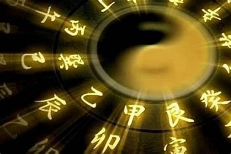 梦见被大雨淋湿全身无处躲藏