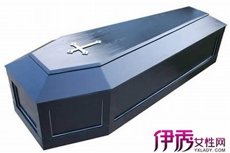 梦见提请看见自己的坟墓的预兆