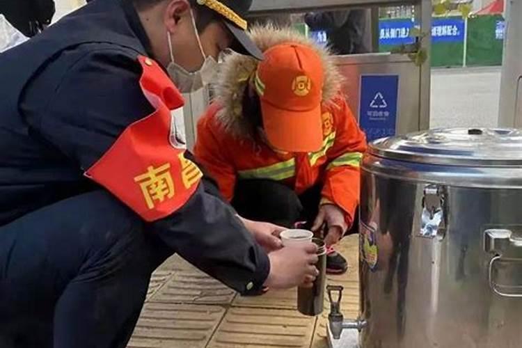 梦见五头毛驴飞跑？