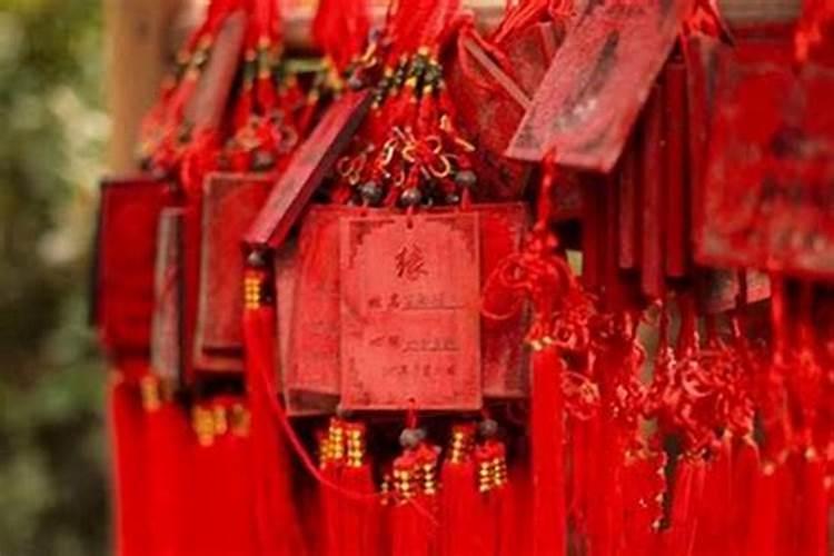 用两个人的名字算姻缘 双方姓名看两人合不合？