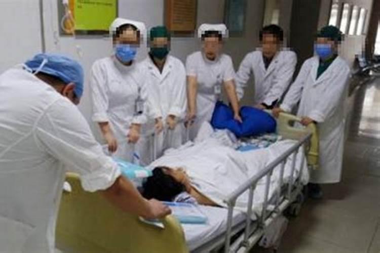 女人梦见别的孕妇摔倒流血