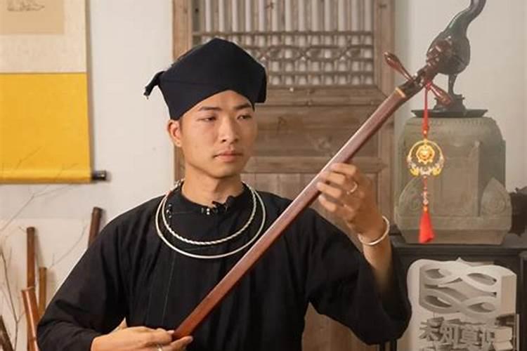 葬礼风俗 南方的葬礼习俗,比如广西柳州的。哪些人要披麻戴孝,哪些人要...