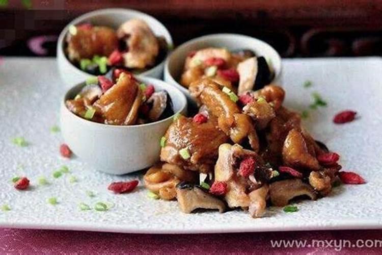 梦见和死人一起吃饭是什么意思