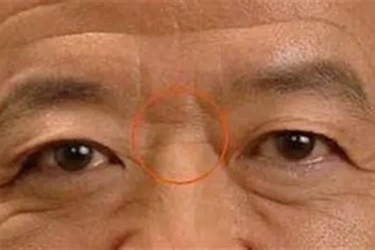 女的山根低的面相,女人山根低的面相如何改运