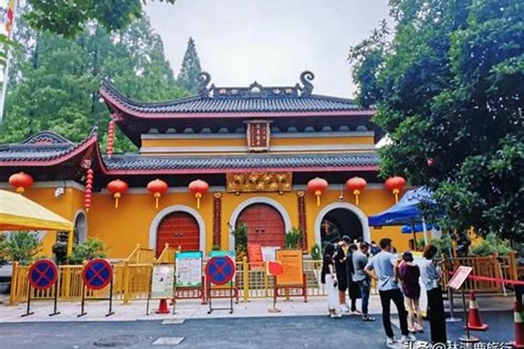 辽宁朝阳寺庙有多少？位置？
