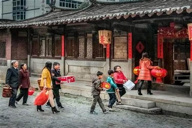 梦见回家过年是什么意思