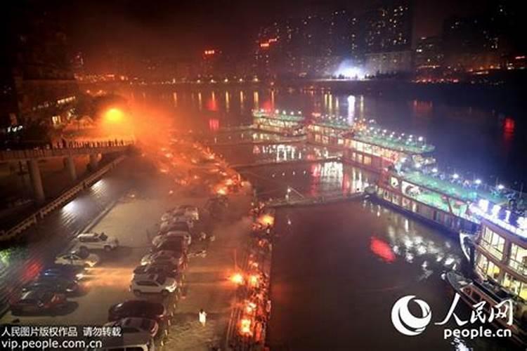 梦见妈妈拿钱赎我的预兆