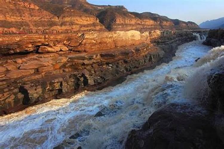 梦到河水很大很急流是什么意思？