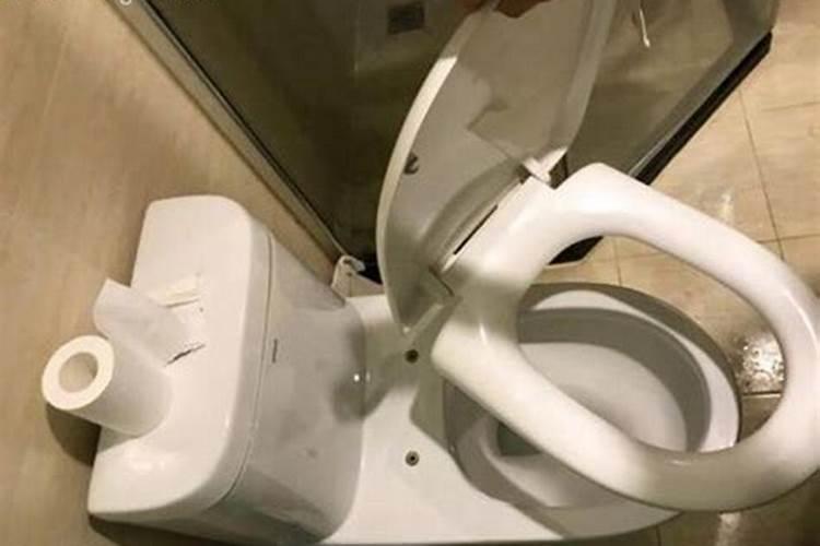 梦见洗马桶是什么意思？