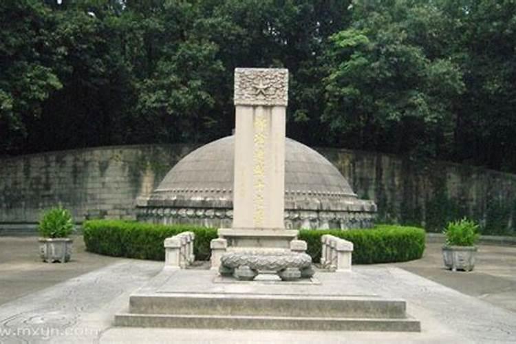 梦见坟墓是什么预兆 做梦见坟墓什么意思