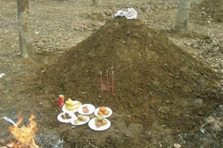 梦见很多墓地是什么预兆解梦