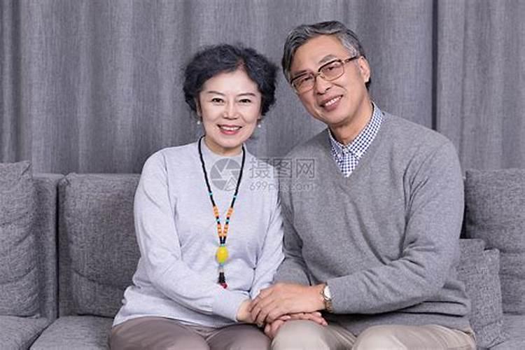 如果六十岁离婚,对谁有好处？