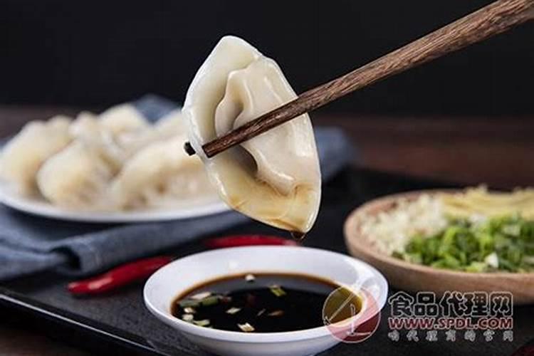 哪个地方过年既吃素饺又上坟？