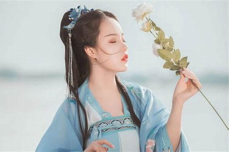 本命年红绳可以摘下来换手带吗 本命年戴红绳的注意事项