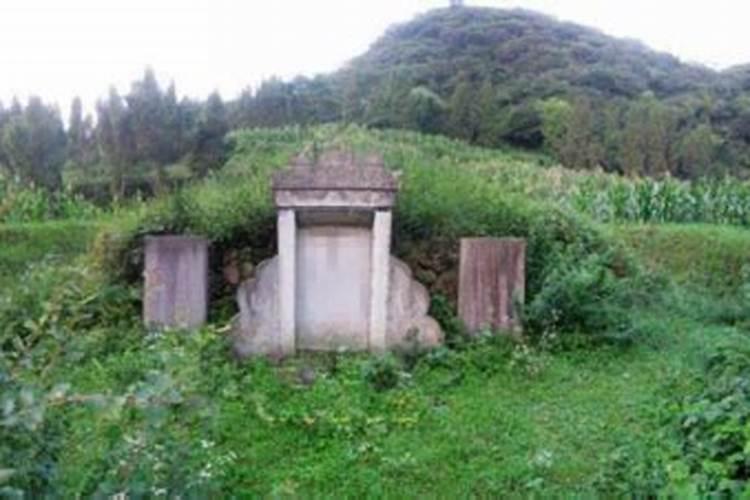 梦见别人修建坟墓