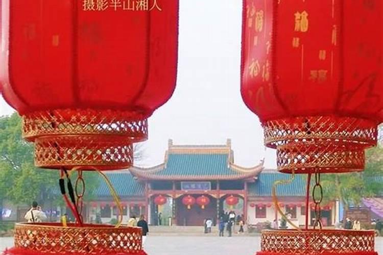 2019年春节什么时候才能挂红灯笼？贴对联