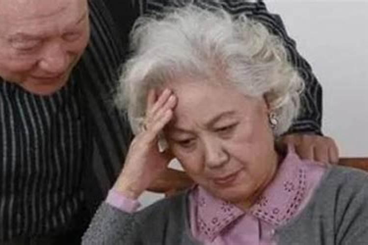 多次砸窗户扔鞭炮所造成的严重后果导致老人精神失常犯法吗？严重吗百 ...