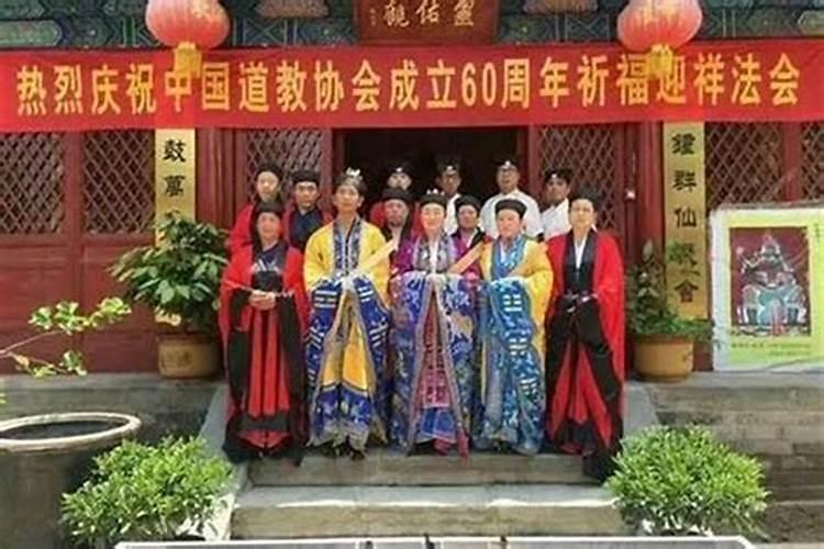 1969年属鸡的人2018年运程 69年鸡年出生的人2018年运势