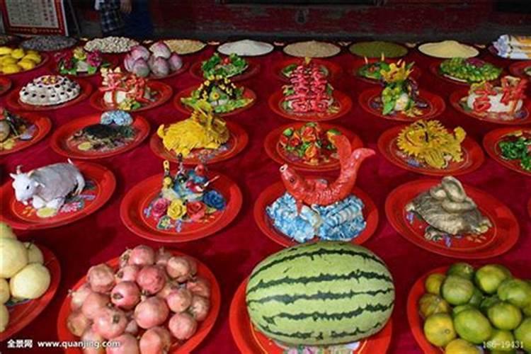 父母都不在了,给父母上坟怎么上？应该买几样供品？每样几个