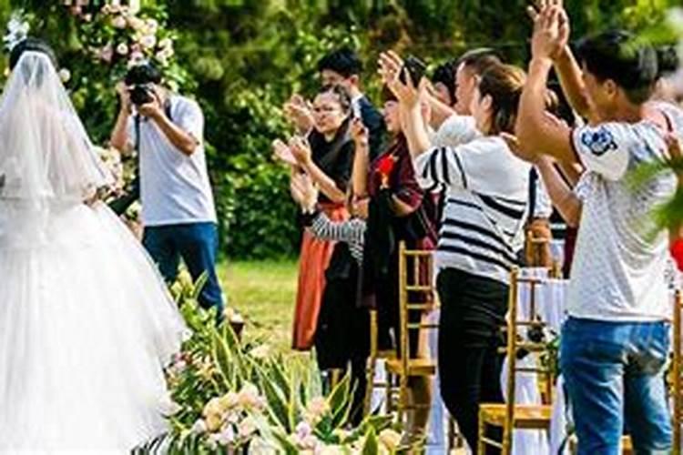 梦见朋友结婚去参加婚礼是什么意思