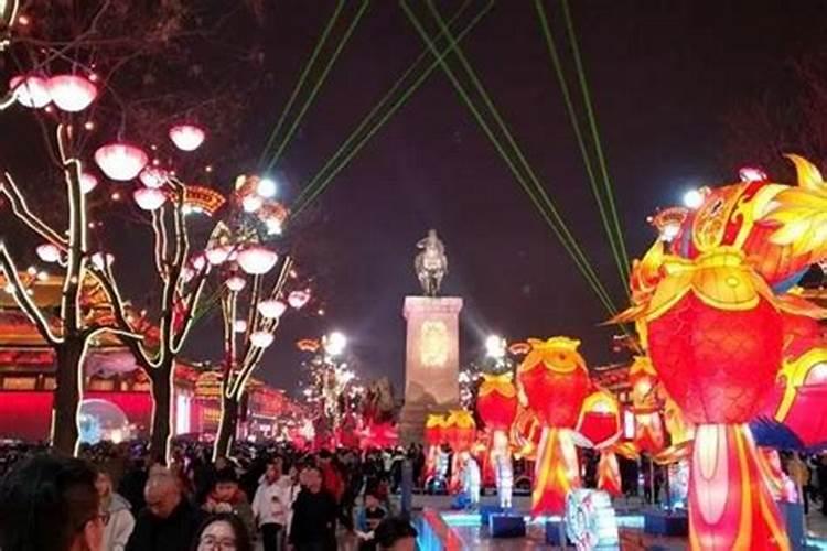 经常梦见在熟悉的地方发生血腥暴力甚至分尸和冒险的场面,梦里不怎么害 ...