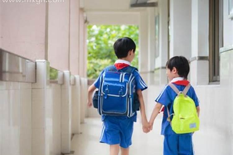梦见自己在上学是什么意思？