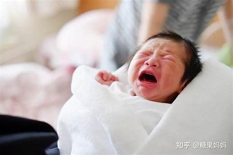 中元节上坟要不要带贡品 中元节上坟带贡品吗