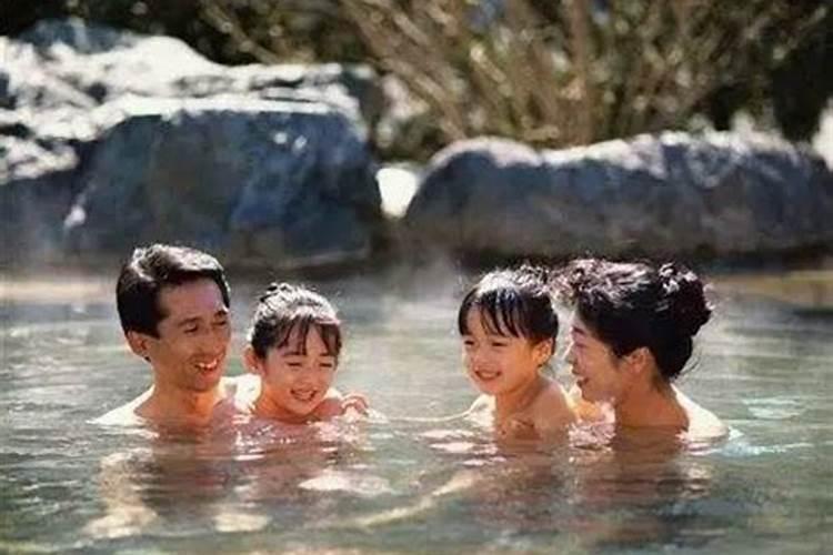 梦见和家人一起泡温泉的预兆