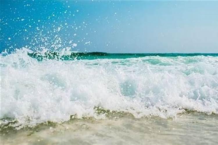 梦见海水涨潮是什么意思