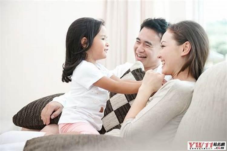 女人梦见亲戚家人相聚在一起