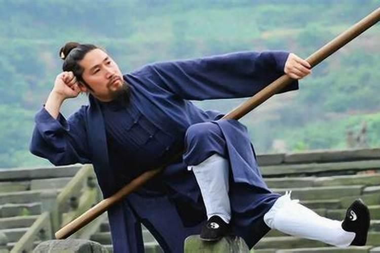 四川青城山和武当山道观里每天的生活各是什么样的？