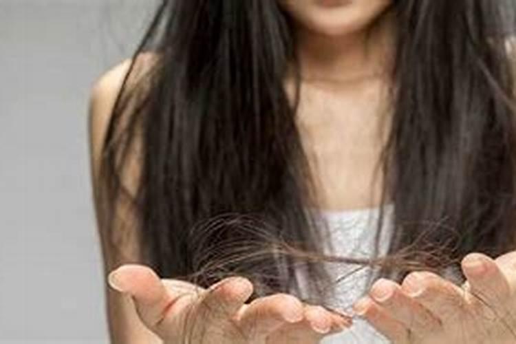 梦见从嘴里拽头发,梦见嘴巴里有扯不完的头发