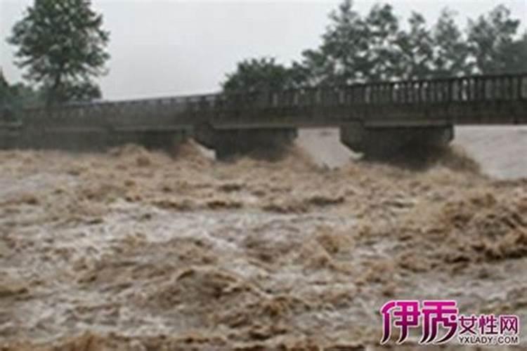 梦见发洪水是怎么一回事？