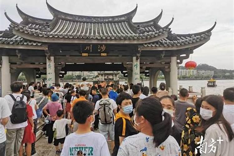 八字命理,这几个地方可以看出男人是怎么出轨的