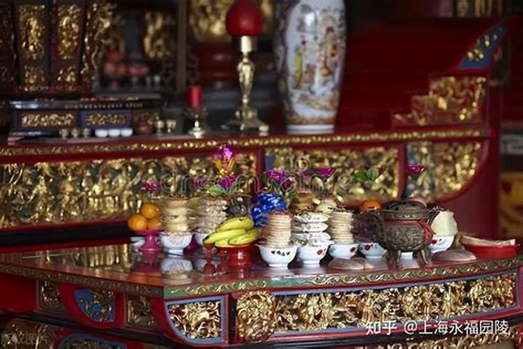 中元节上供的贡品有哪些 中元节祭祀先人的贡品有哪些