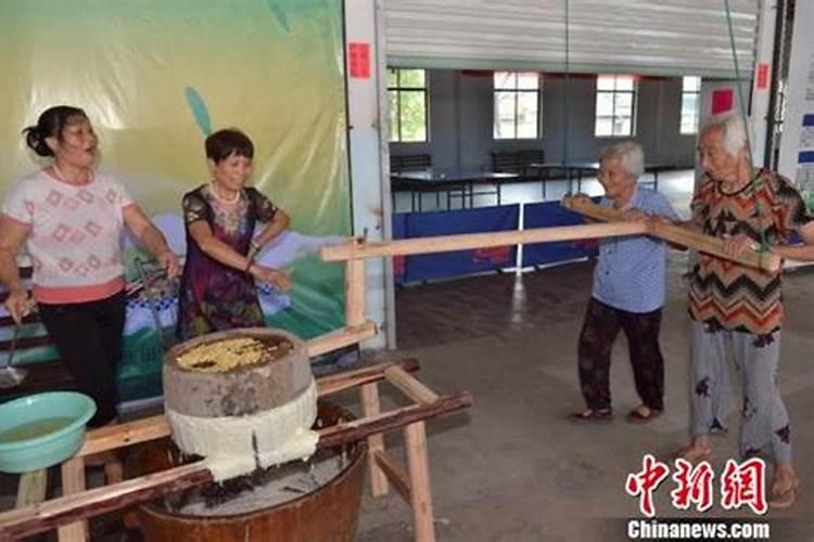 “画鸡于户”是春节期间流传下来的的一种习俗,这个习俗起源于哪里...
