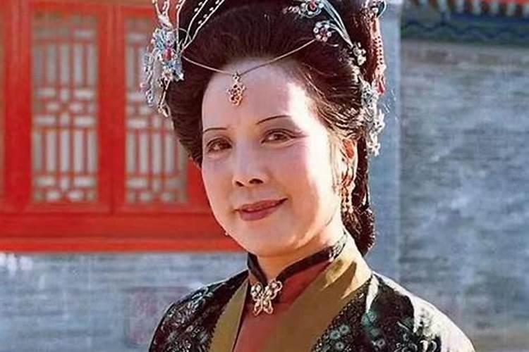 红楼梦中薛姨妈让邢岫烟和薛蝌订婚的原因是什么？