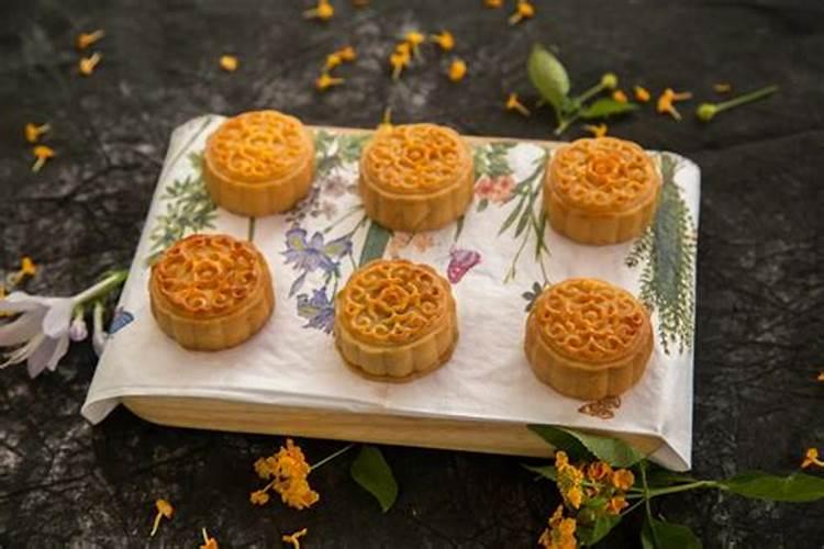 中秋节吃月饼晚上什么时候吃 中秋节吃月饼晚上几点钟吃