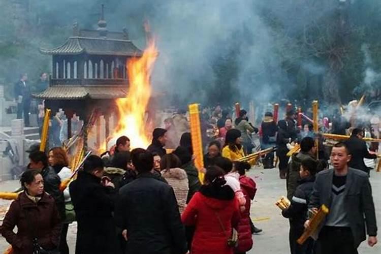 鸡跟鸡的属相合不合