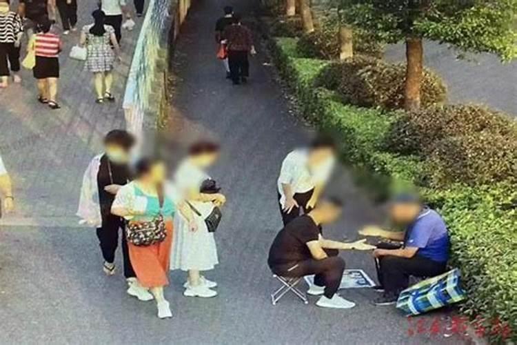 听说萍乡赤山有个女孩算命很灵,是真的吗？