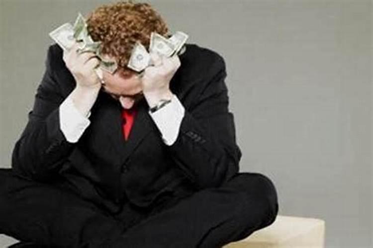 梦到拔草预示着什么 梦到拔草预示好不好