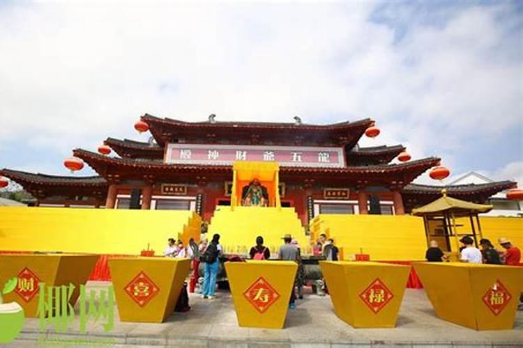 我是84年中秋节中午午时生的,是什么星座呀!!高手帮我看看