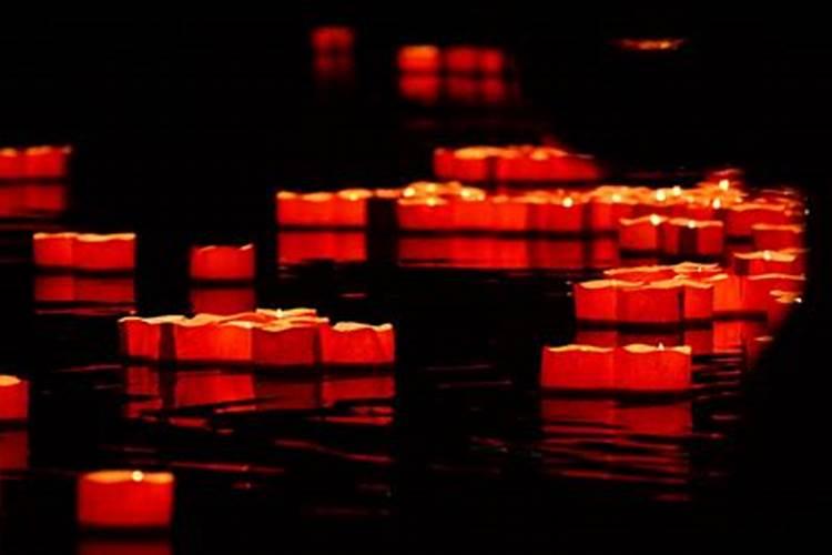 梦见死去的父亲和自己一起生活