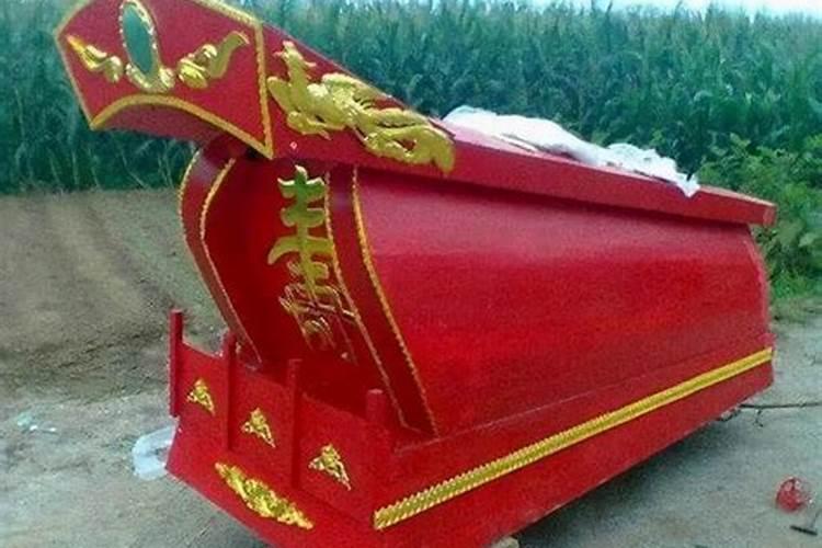 梦见棺材在屋里好多人哭的预兆