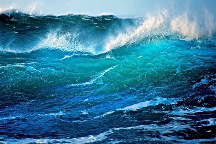 梦见大海波涛汹涌摧毁房屋的预兆